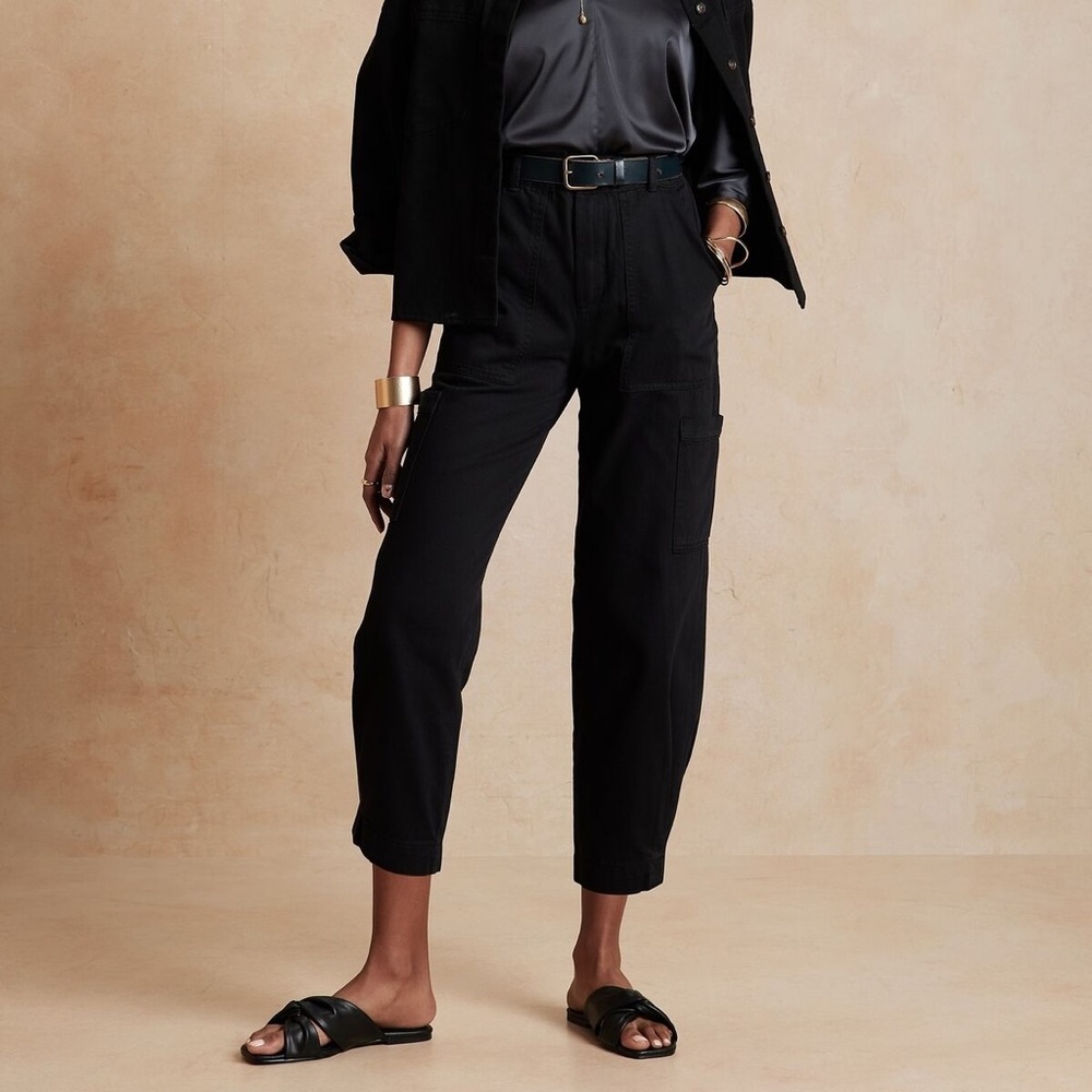 NWT Banana Republic Petite relaxed cargo pant black